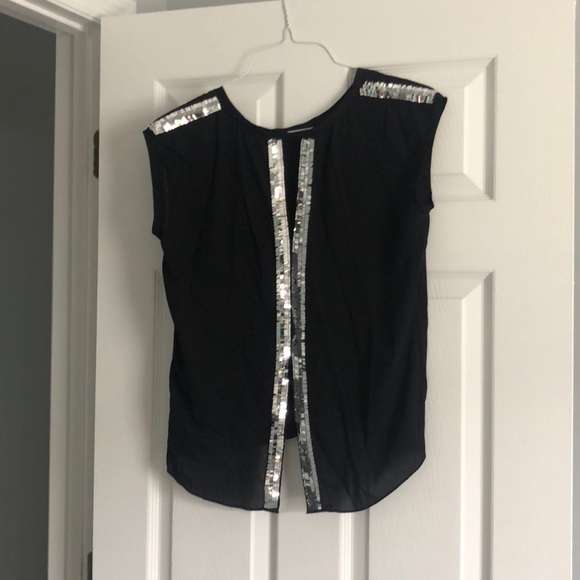 Top - Picture 2 of 2